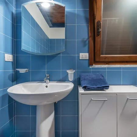 Beautiful Duplex In The Heart Of * קליארי