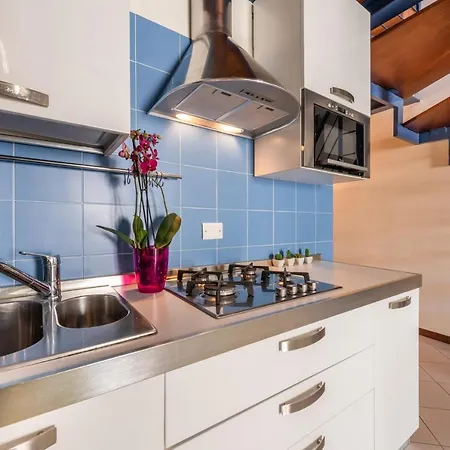 Beautiful Duplex In The Heart Of * קליארי
